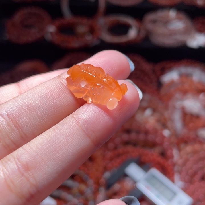 南红玛瑙未镶嵌金鱼1805打孔备注