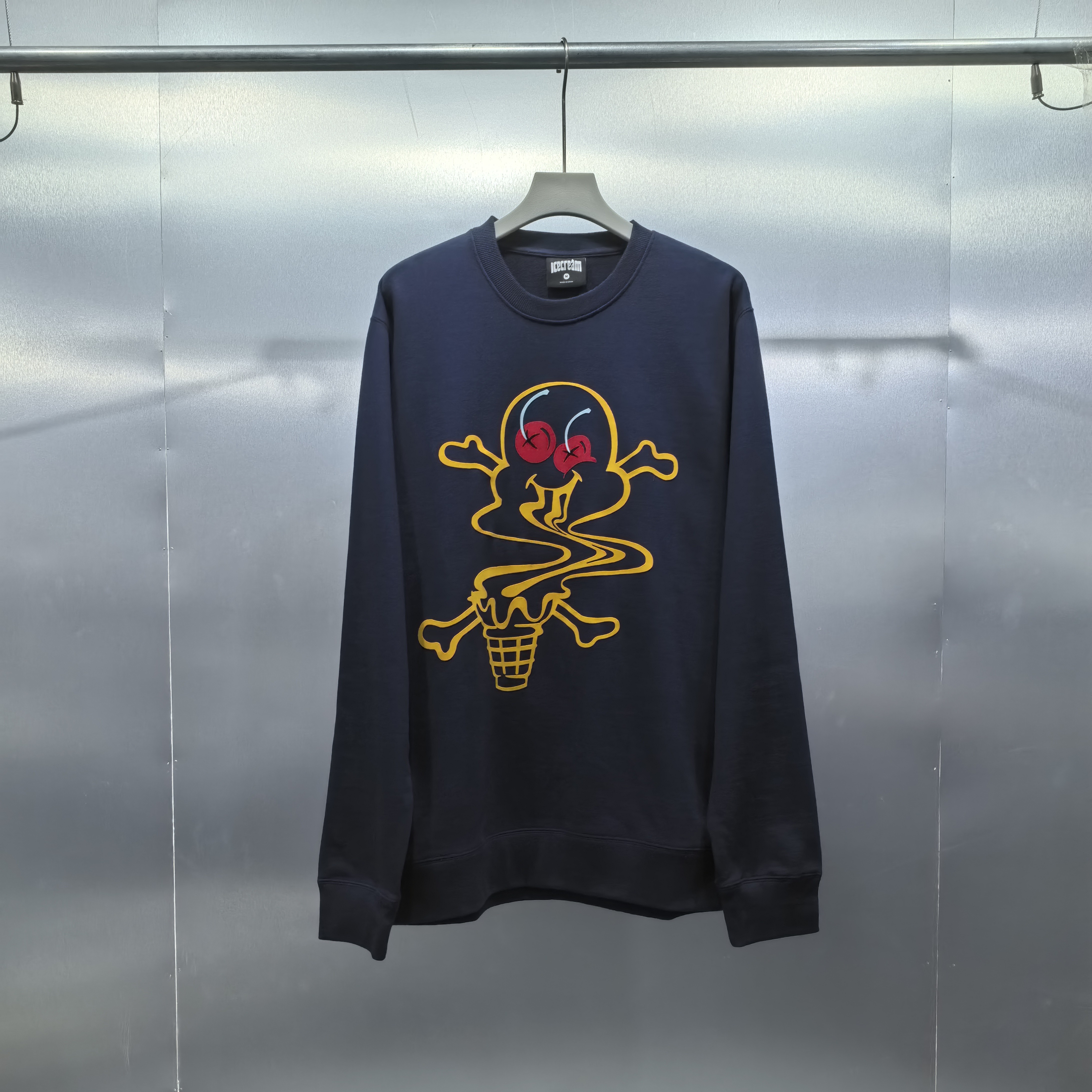 P04-50835-ICE春秋款正面经典冰淇淋印花宽松百搭圆领卫衣