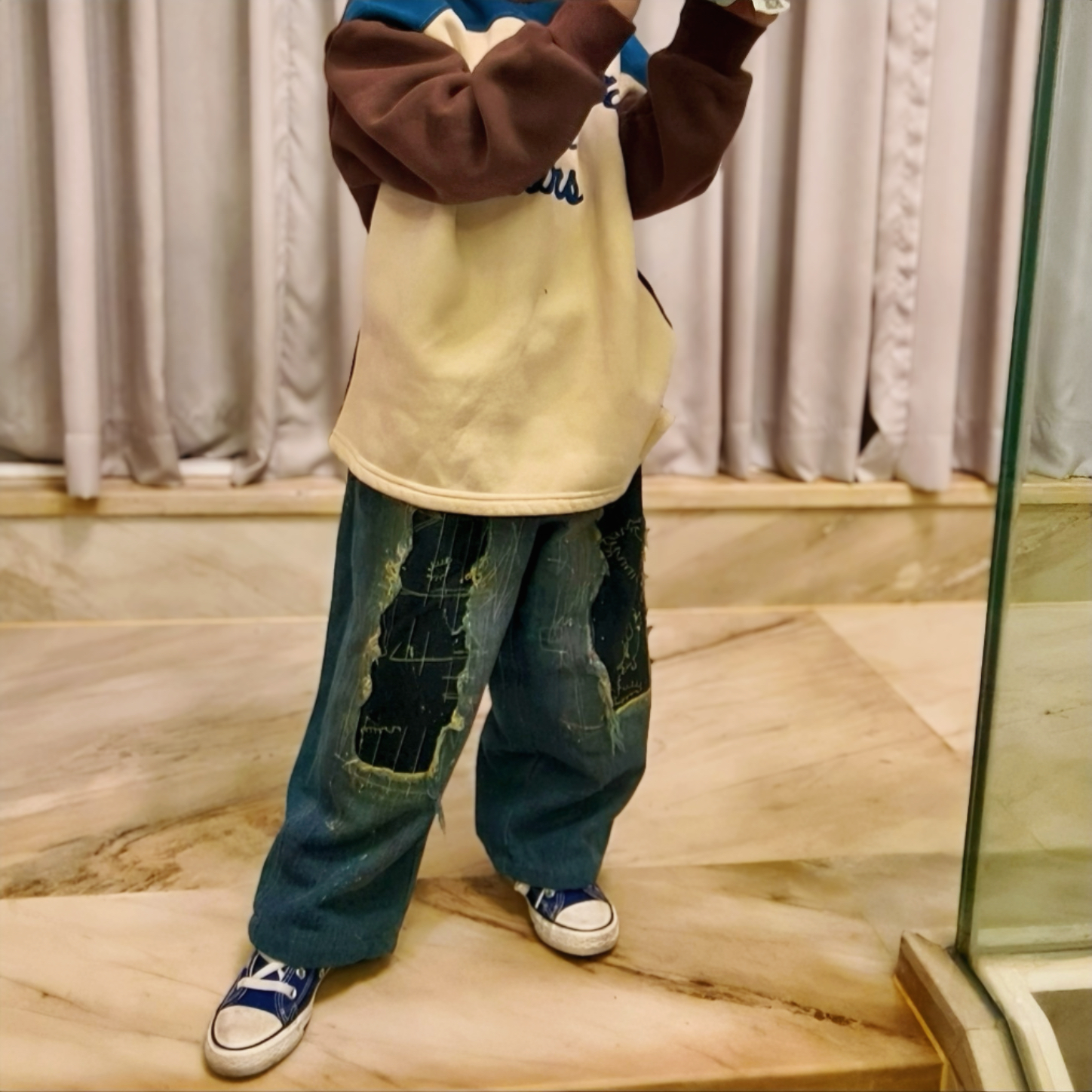 儿童重工破洞加绒牛仔裤2025冬季新款男女童绣花泼墨保暖百搭长裤