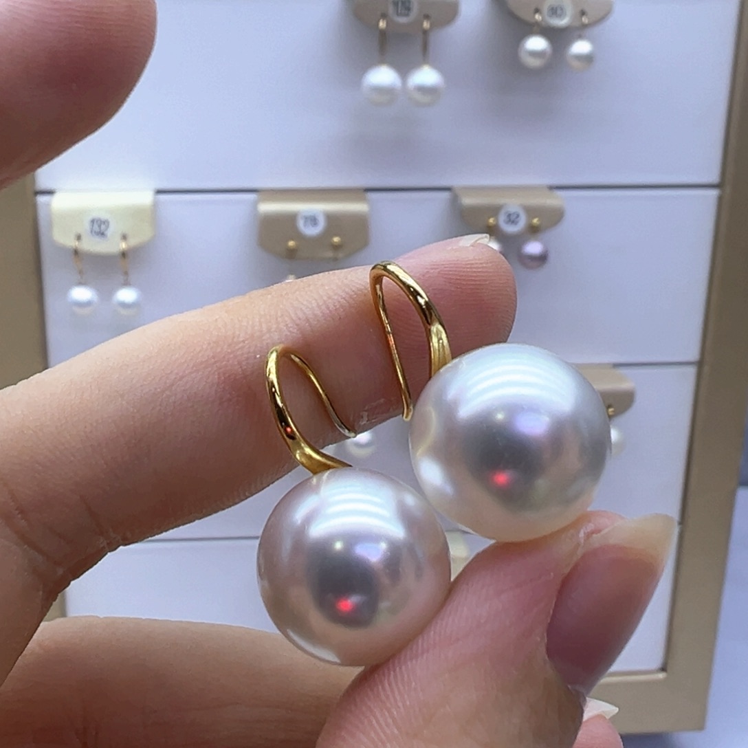 18K金镶嵌淡水珍珠耳饰