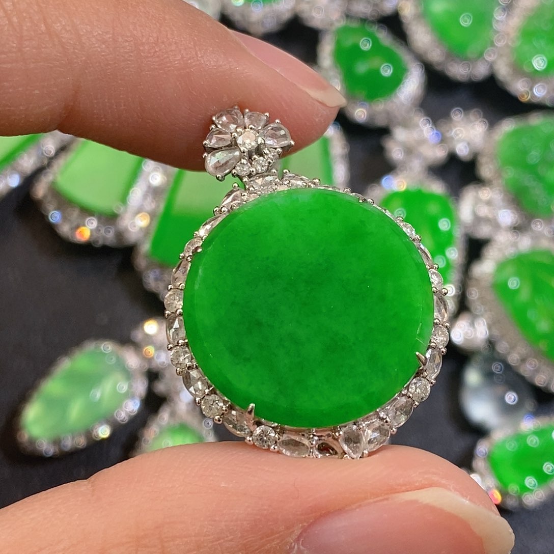 翡翠颈饰18K金镶嵌天然缅甸A货翡翠