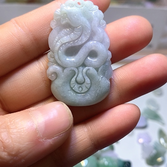 翡翠未镶嵌颈饰吊坠