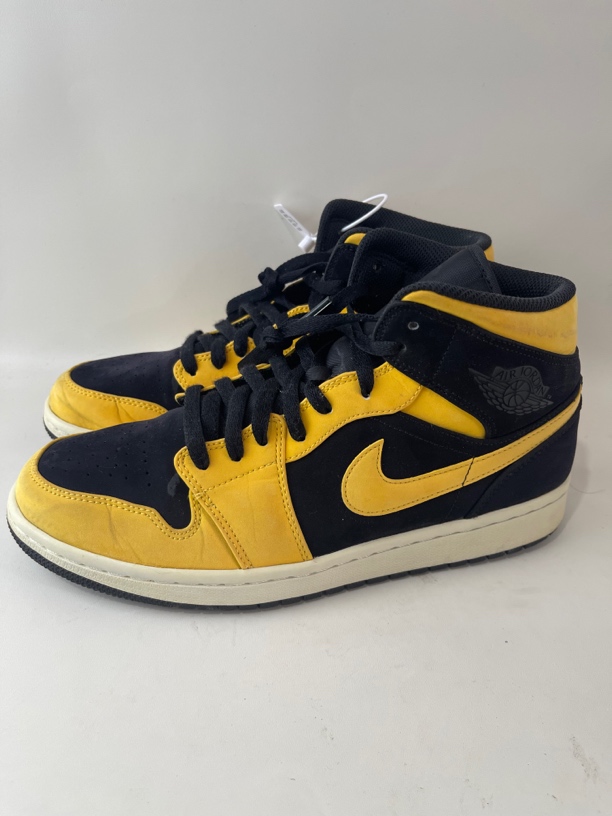 90新 maje 42.5码 AJ1新欢黑黄 二手不退换 公价1999 编号6817