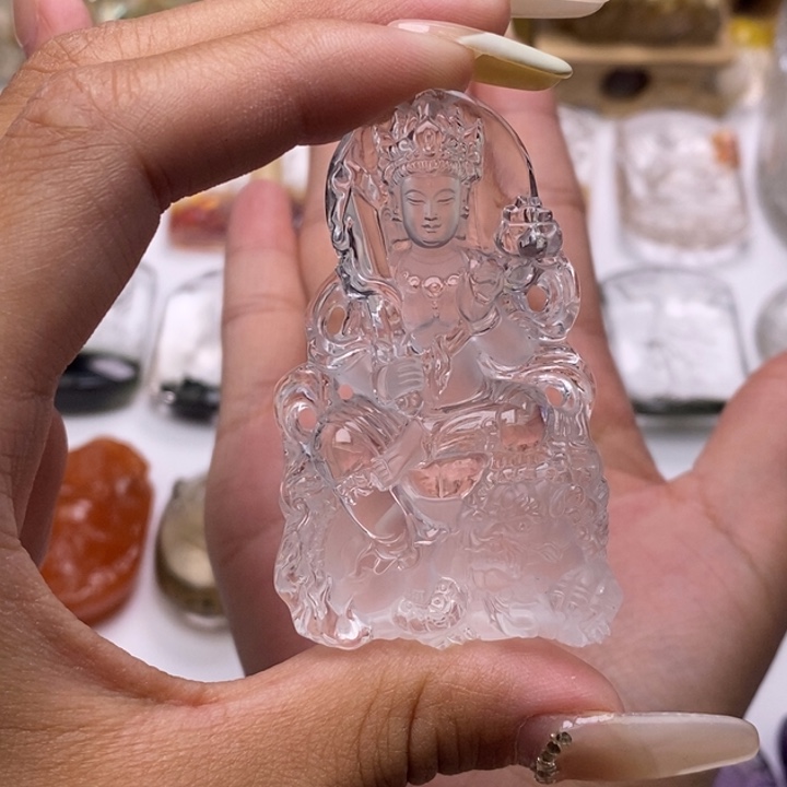 未镶嵌颈饰水晶空**气