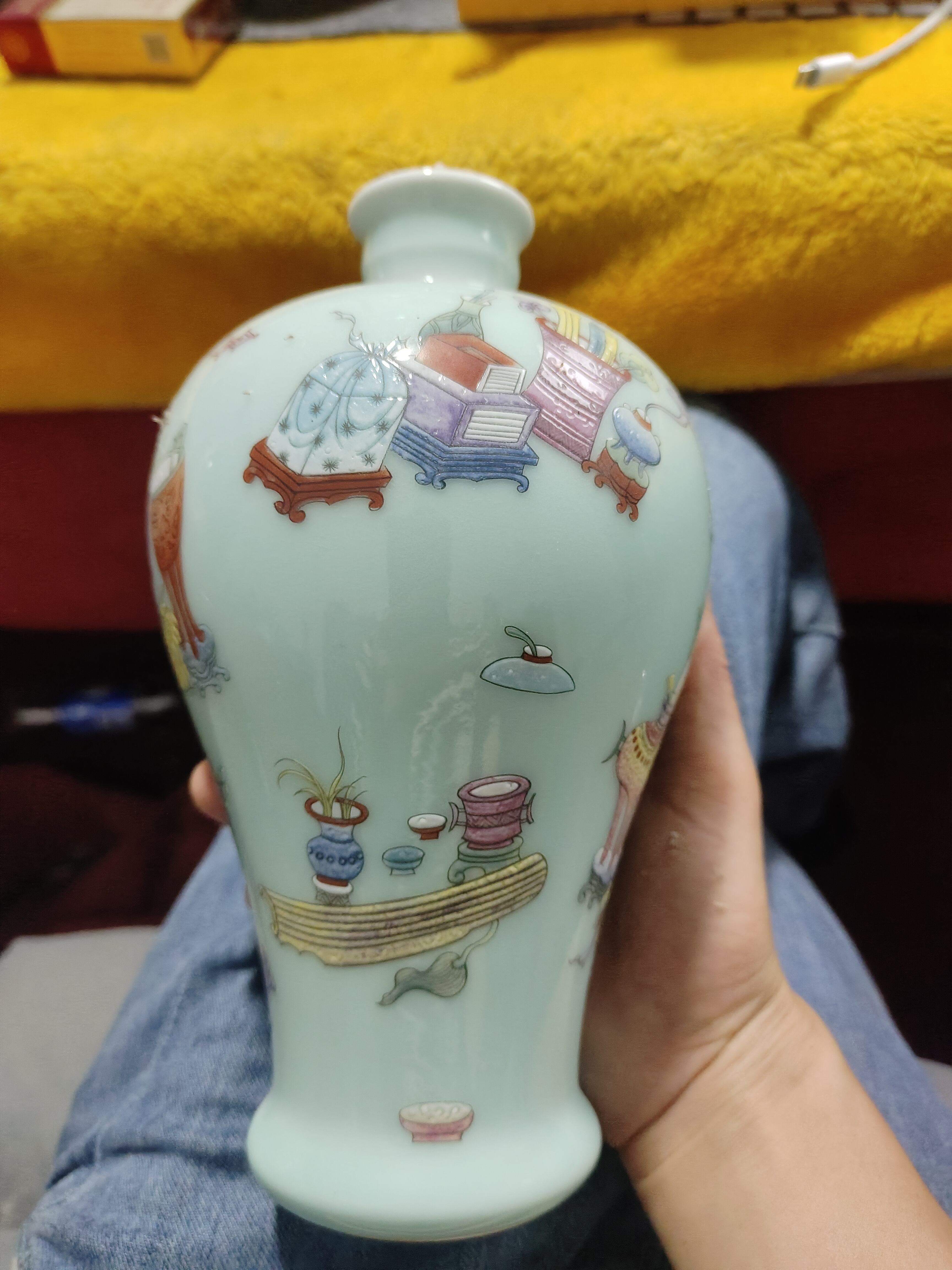 粉彩花卉瓶子，，。。