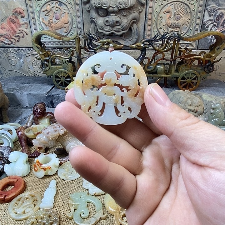 和田玉（糖玉）挂件未镶嵌