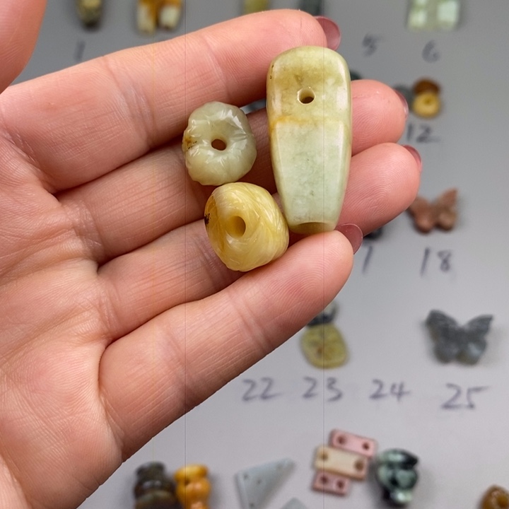 爱***子蛇纹石玉未镶嵌百搭款配饰