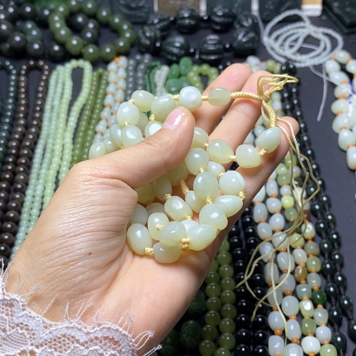 和田玉颈饰未镶嵌