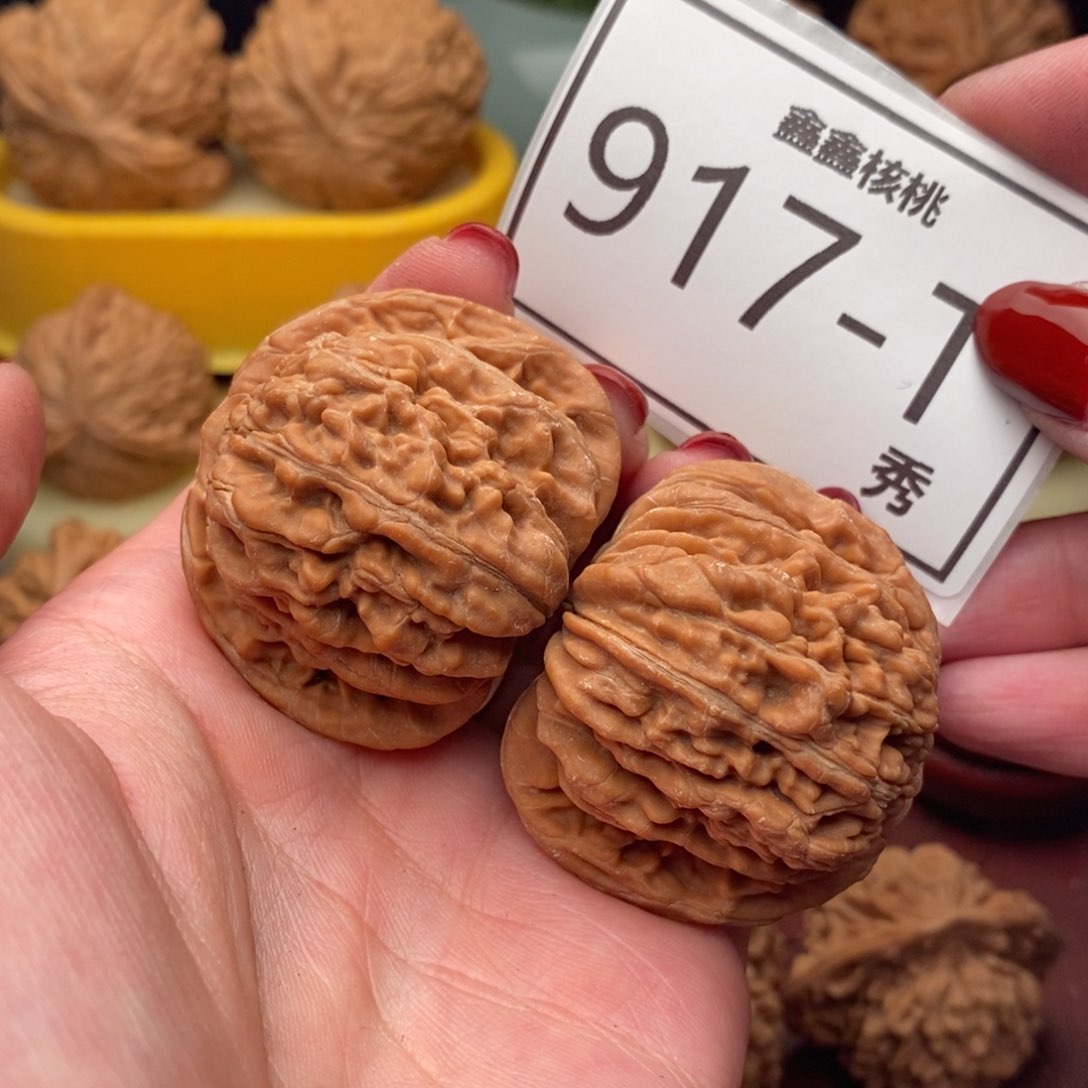 文玩核桃把件汉高楼42