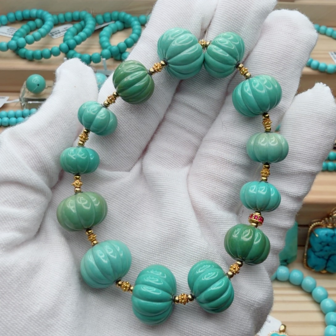 绿松石未镶嵌珠宝奇石