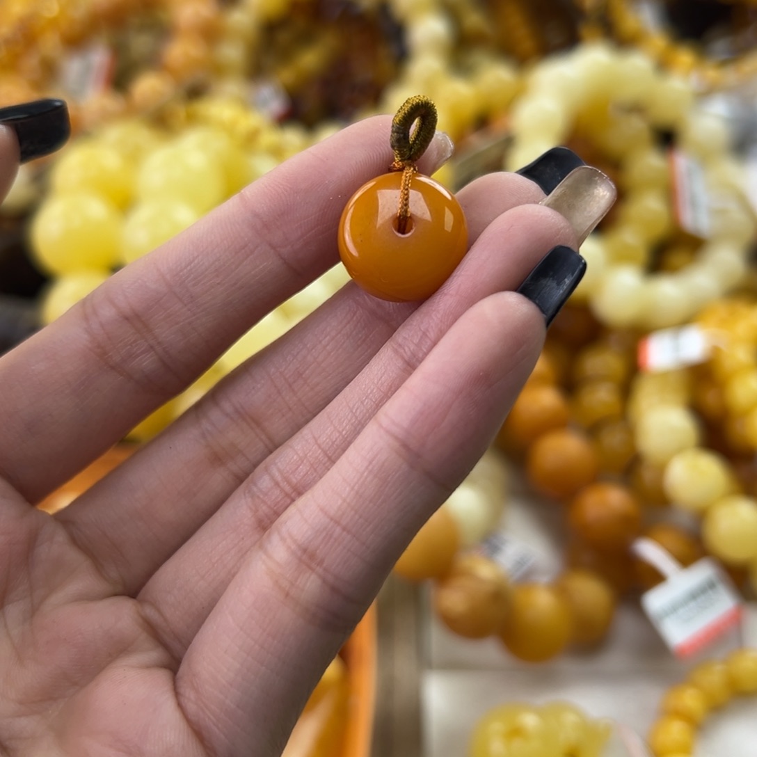 琥珀珠宝奇石未镶嵌