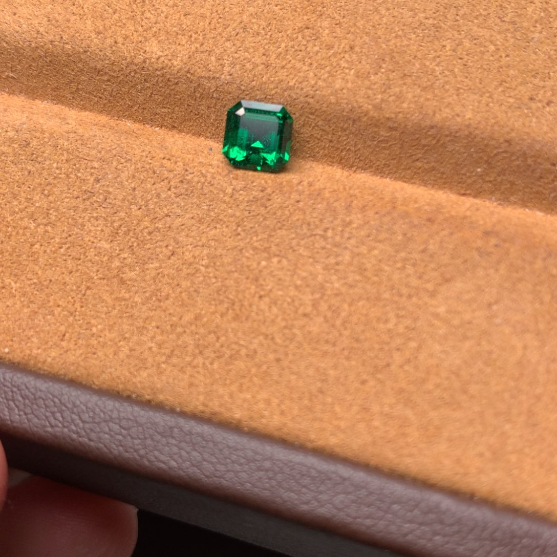 祖母绿裸石未镶嵌0.95