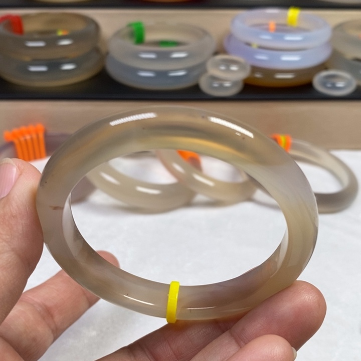 玛瑙/玉髓手镯未镶嵌