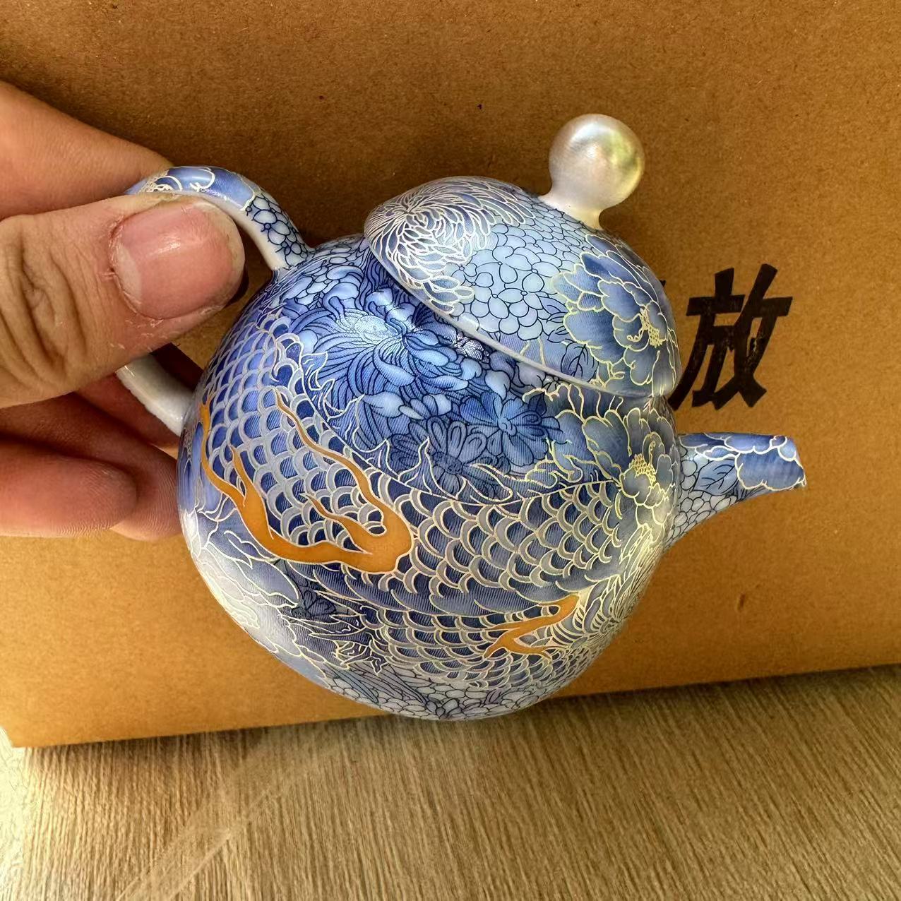 掐丝蓝色小龙壶3394