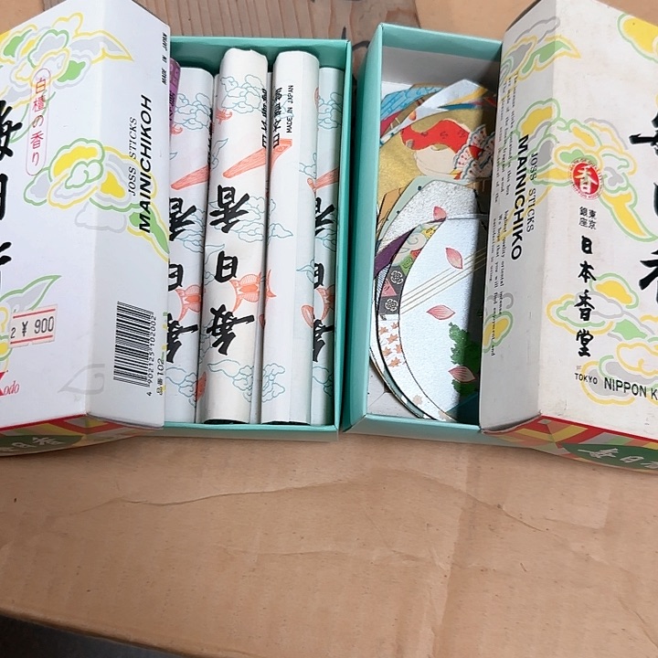 瓷片哈*何瓷质品工艺品