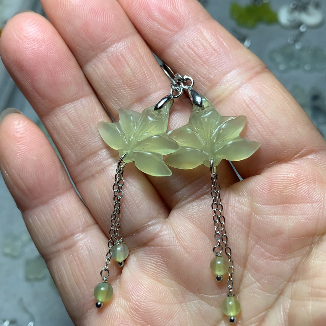 蛇纹石玉耳环未镶嵌