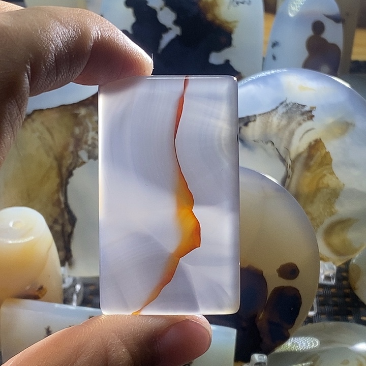 未镶嵌颈饰玛瑙/玉髓梦**裳