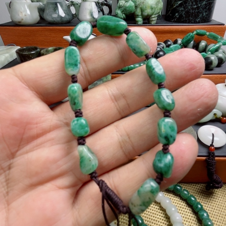 独山玉未镶嵌珠宝半成品