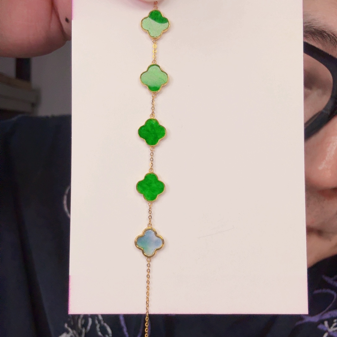 翡翠18K金镶嵌颈饰一件