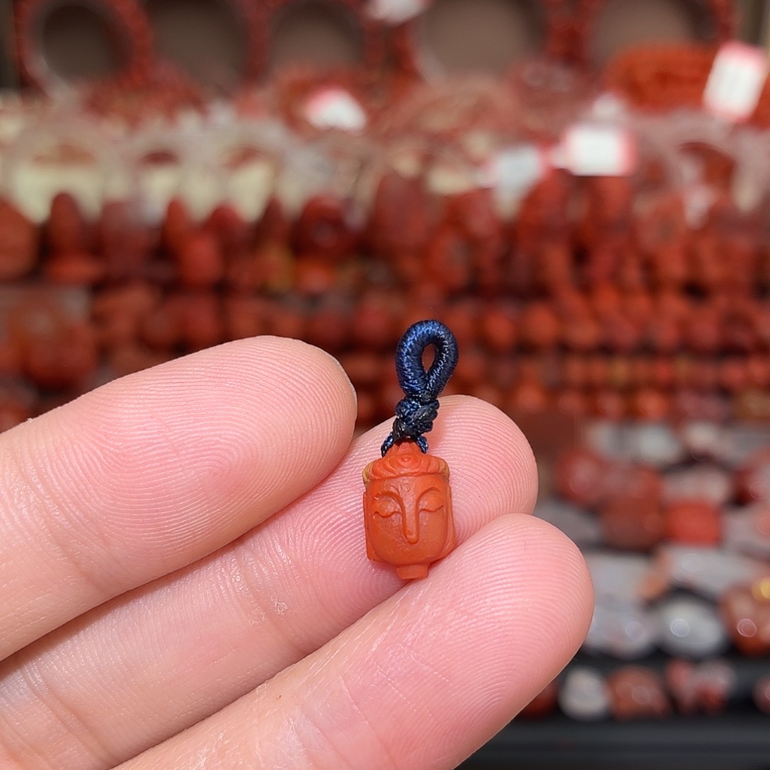 南红玛瑙未镶嵌颈饰如来1