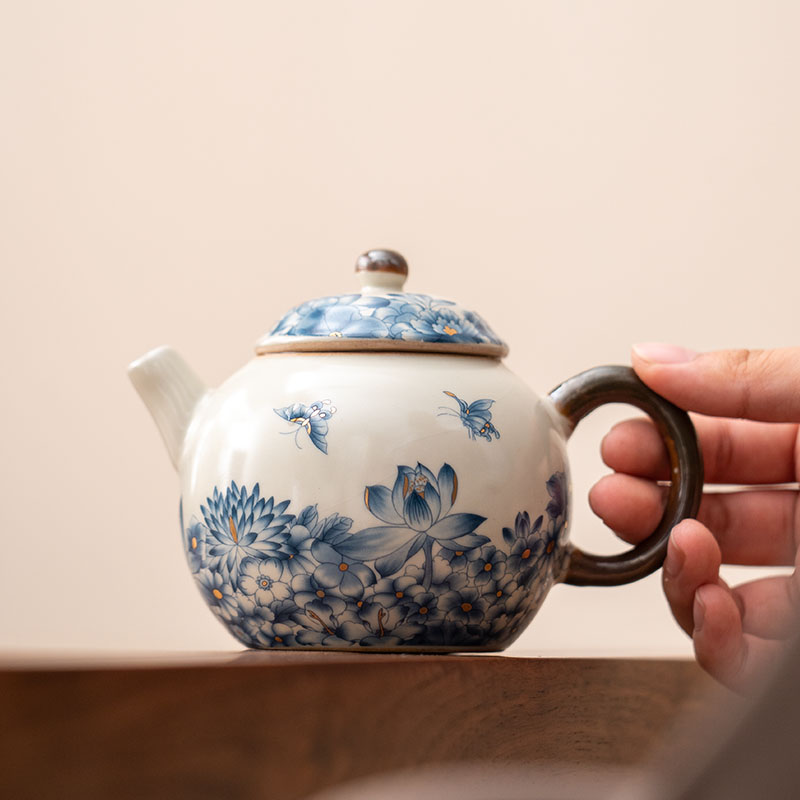 G014-汝窑蝶恋花茶壶GSTC-B