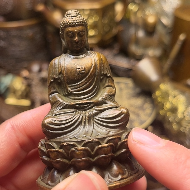 精美铜器批发档口