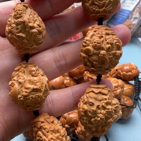 橄榄核手串雕刻工艺