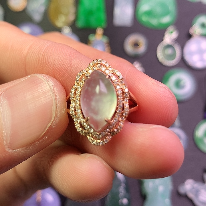 翡翠18K金镶嵌项圈雪花棉翡翠戒指