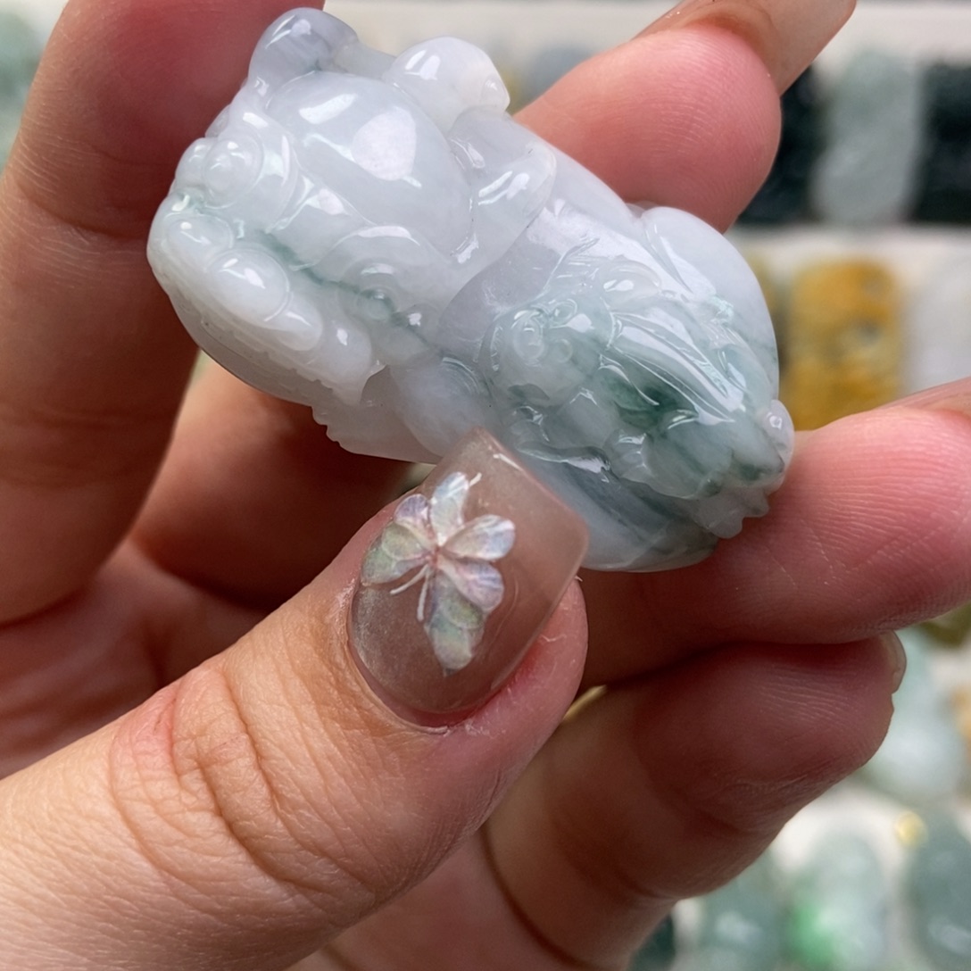 翡翠吊坠(赠链)未镶嵌