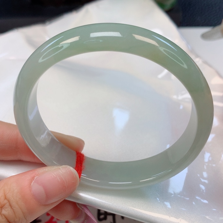 翡翠手镯（贵妃镯）未镶嵌