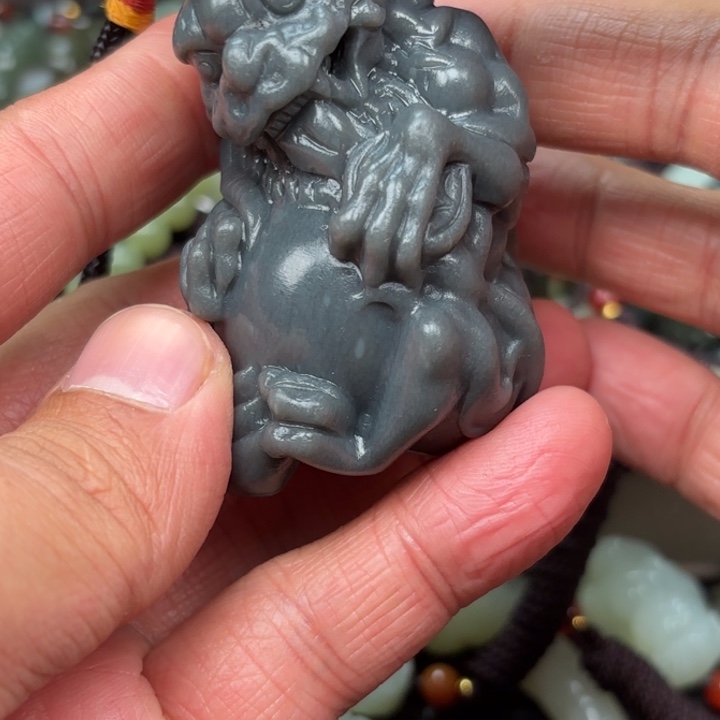 和田玉吊坠未镶嵌