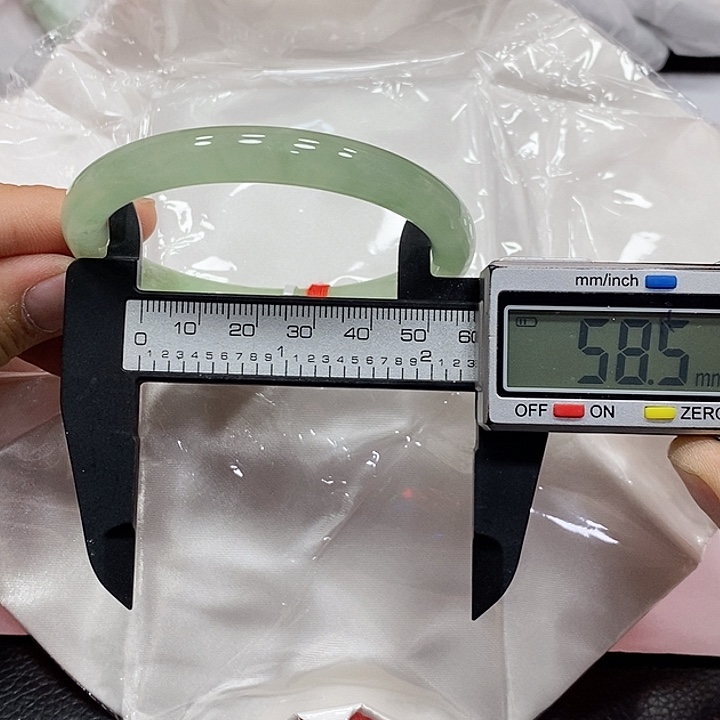 翡翠手镯未镶嵌3 