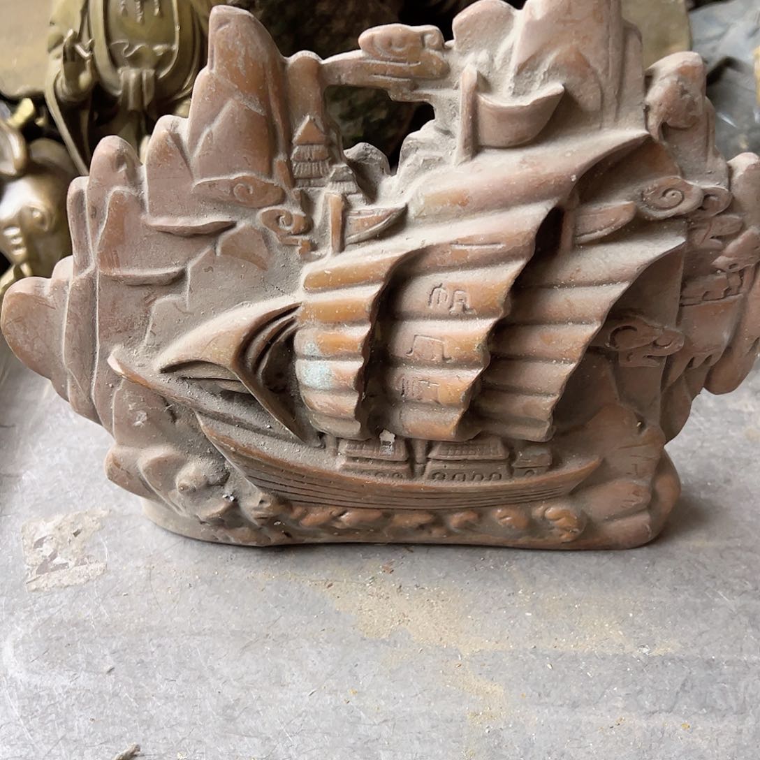 张*田黄铜摆件工艺品，