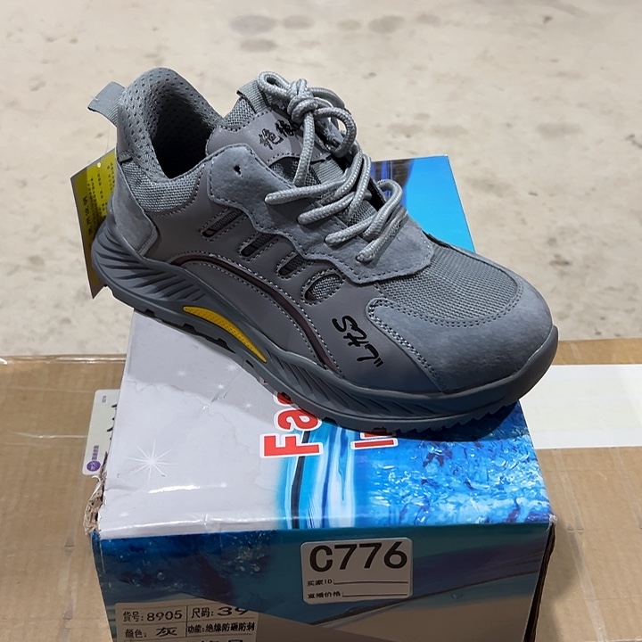 编码776号。39码防砸防刺穿劳保鞋。
