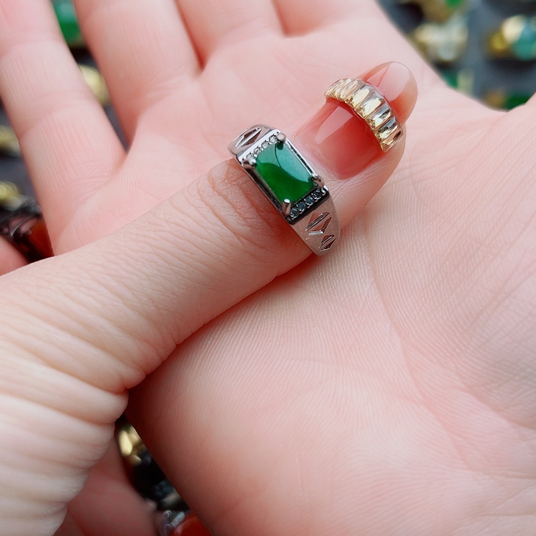 未镶嵌戒指翡翠*️***