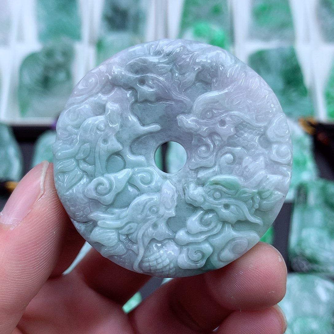 翡翠颈饰未镶嵌翡翠吊坠