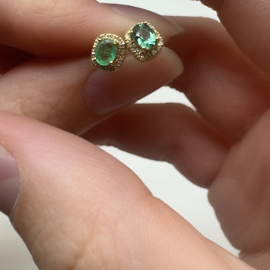 祖母绿耳饰18K金镶嵌