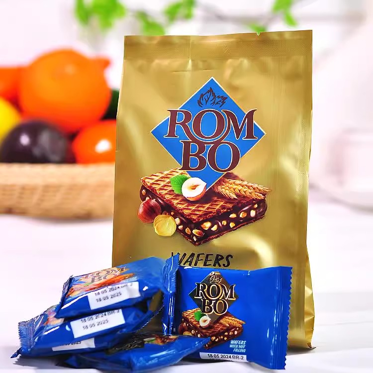 日期到9月8【东娃】俄罗斯进口榛仁夹心威化巧克力味75g