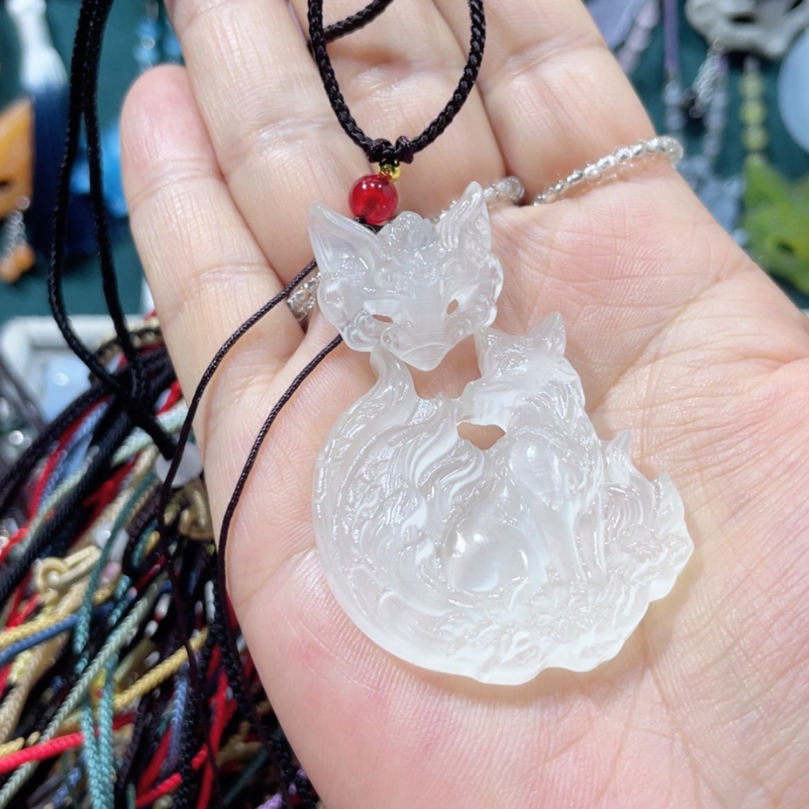 【闪购商品】未镶嵌岫玉颈饰@****?55猫眼