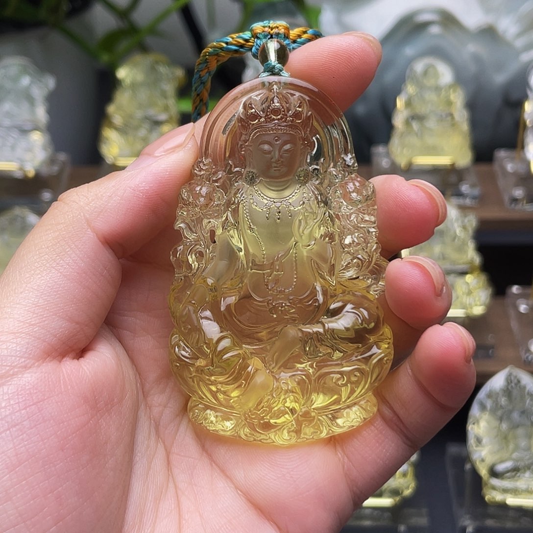 爱***赢未镶嵌颈饰黄晶度母