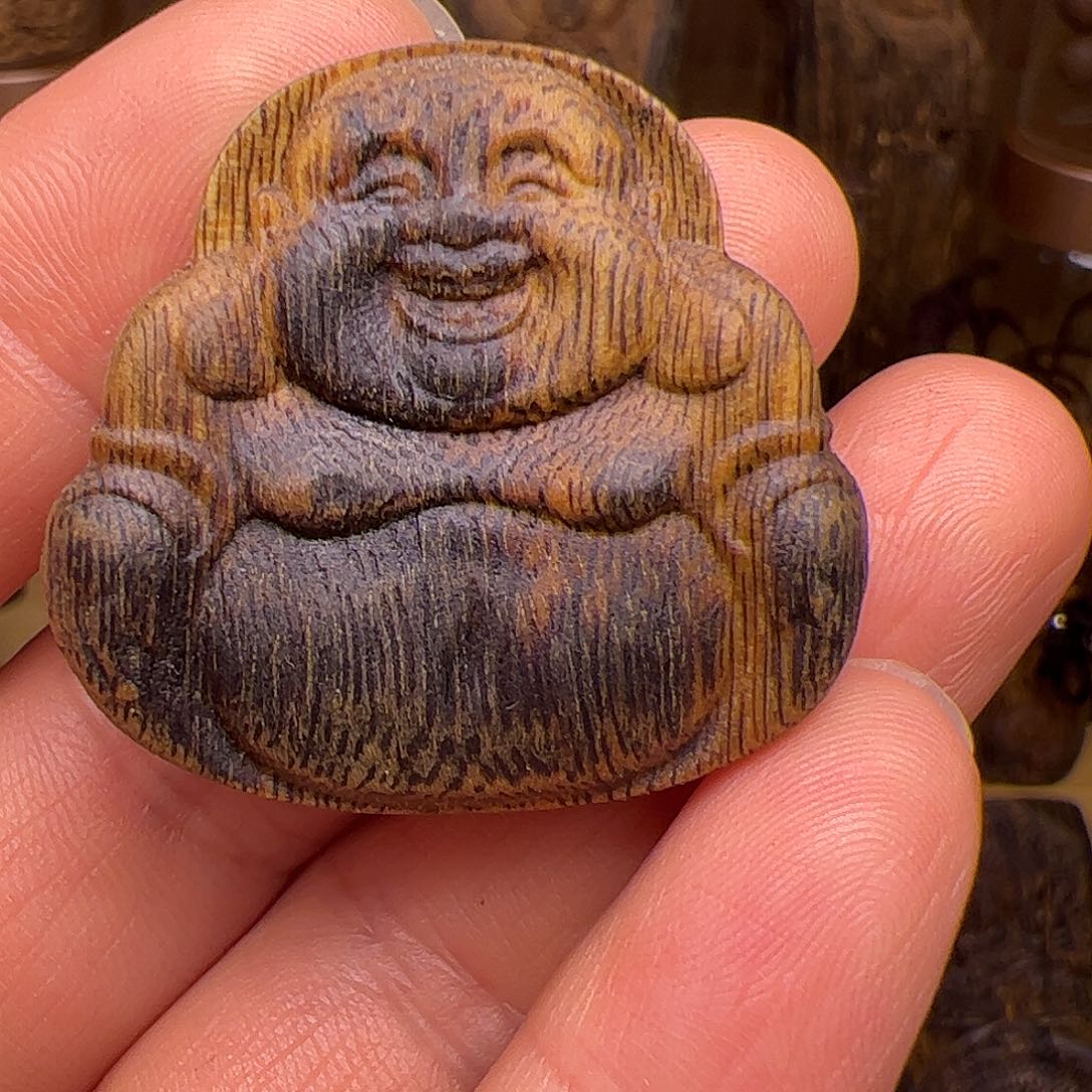 沉香吊坠海南白棋立体手工雕刻佛公