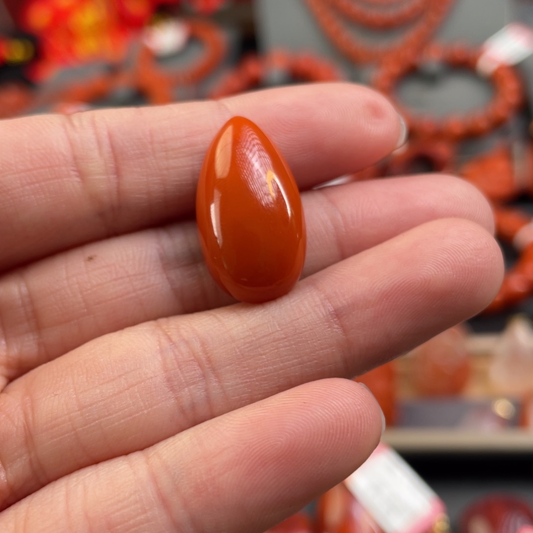 南红玛瑙水滴吊坠未镶嵌自**然