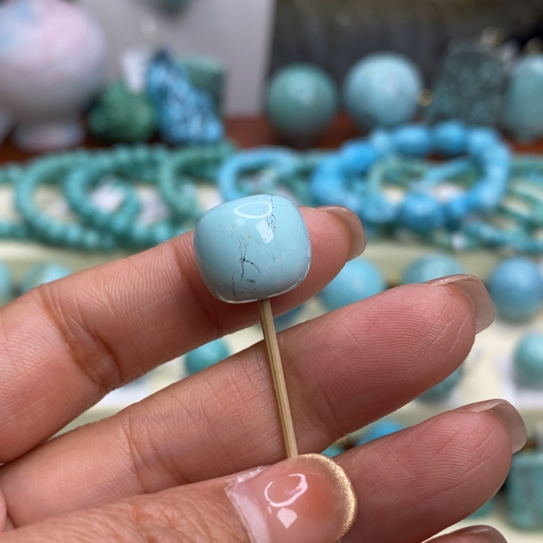 绿松石未镶嵌珠宝奇石13,3×11,8