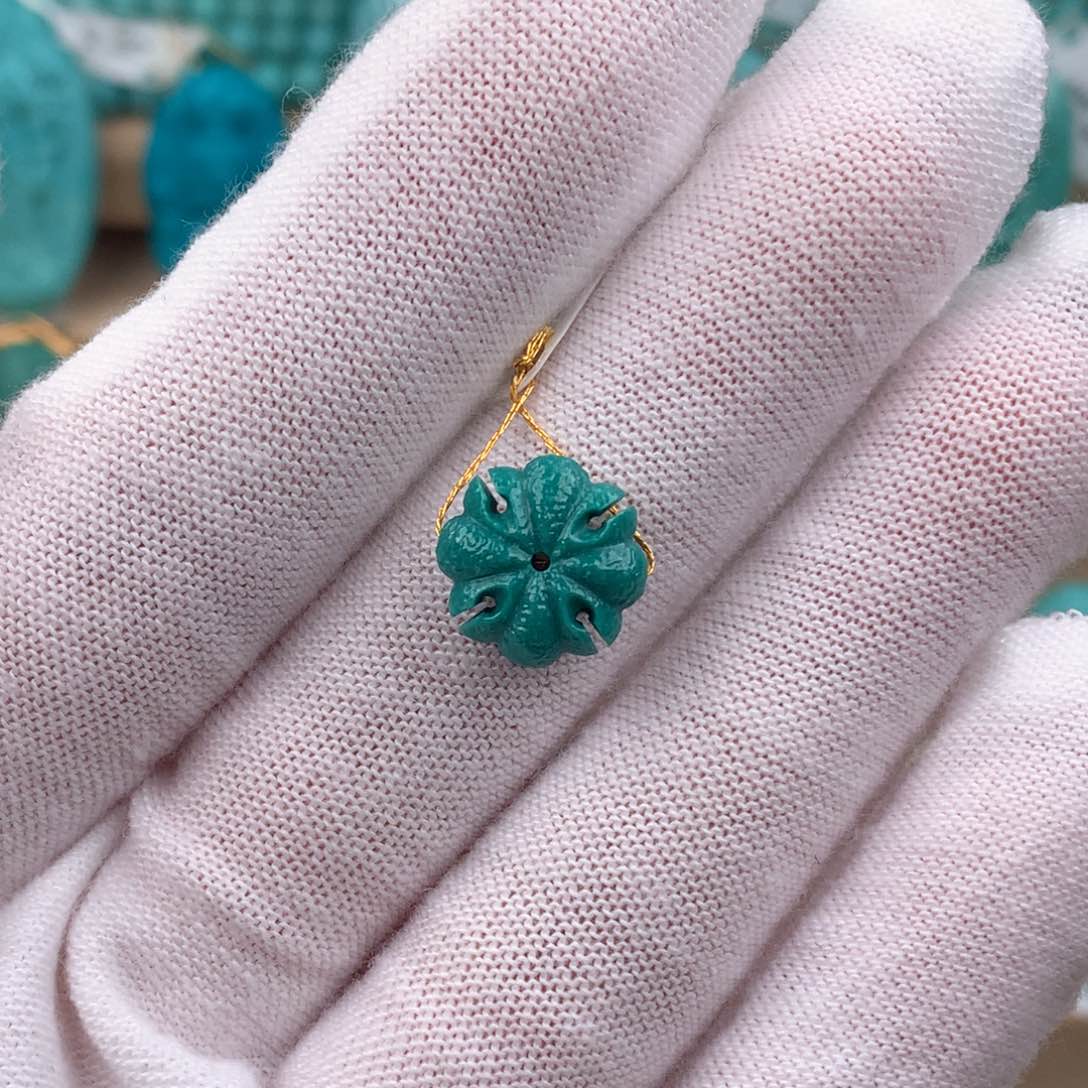 绿松石配饰未镶嵌