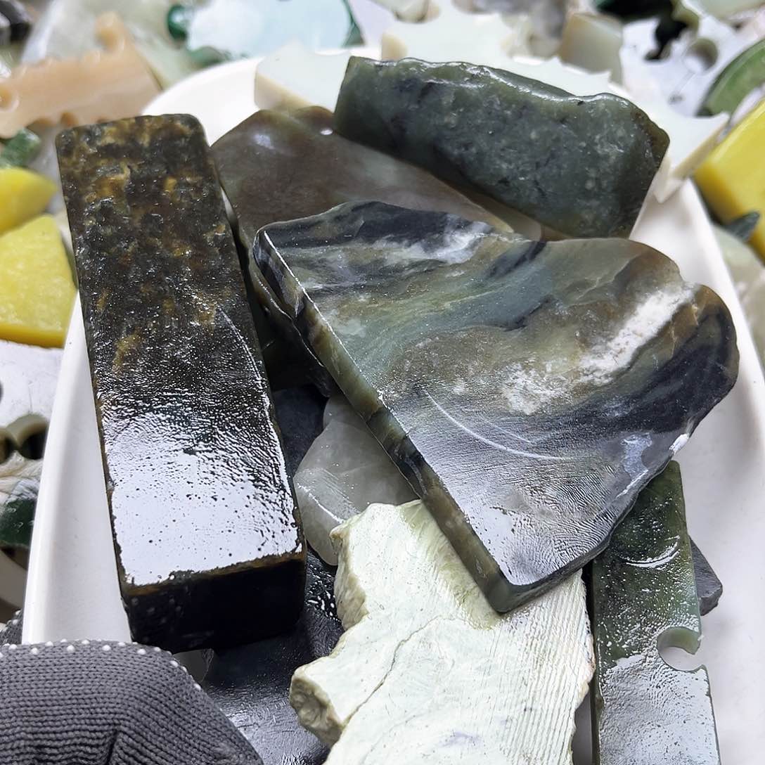 颈饰未镶嵌和田玉