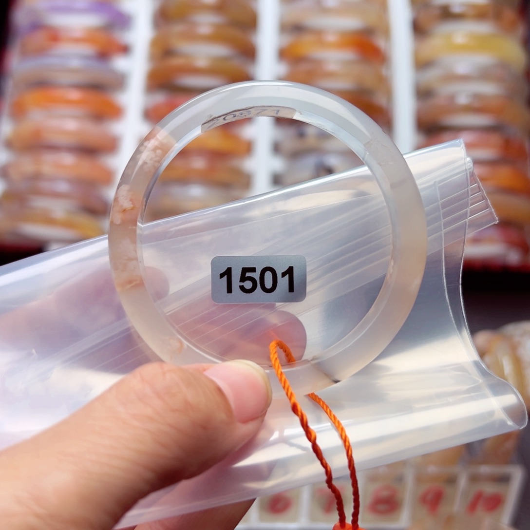 玛瑙/玉髓手镯未镶嵌嚣