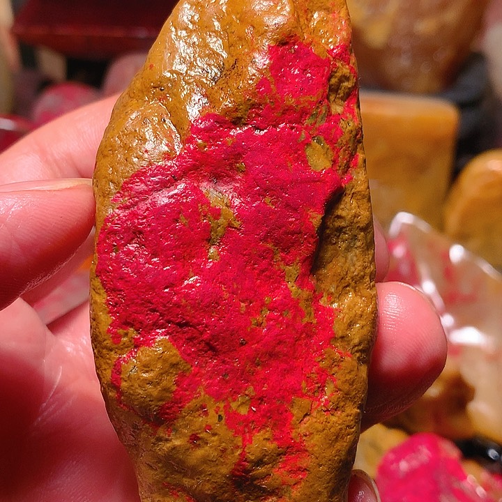 昌化石昌化田黄鸡血石