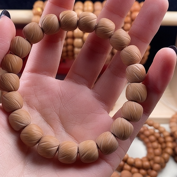 ****杰猴头核桃吊坠全品云锦