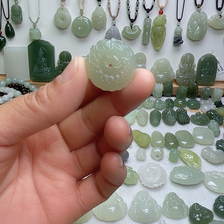 和田玉未镶嵌颈饰冰底薪料