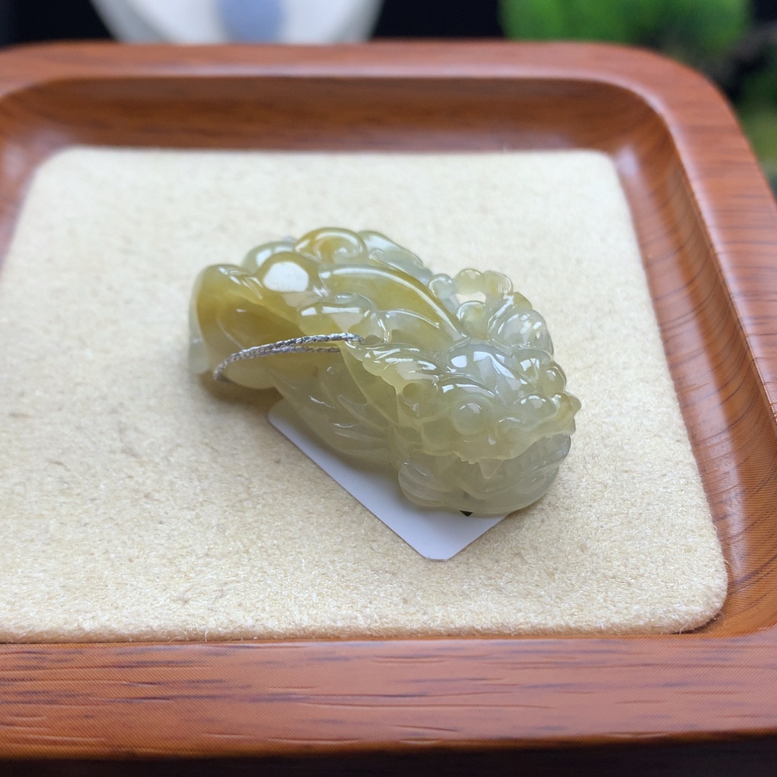 翡翠未镶嵌颈饰貔貅6